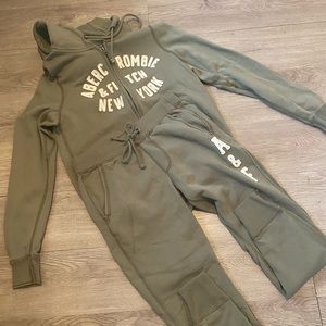 Abercrombie sweatpants hoodie set